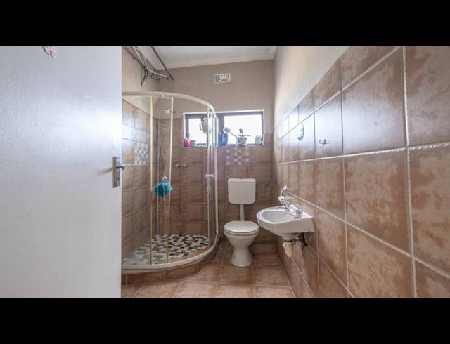 6 BEDROOM HOUSE FOR SALE IN KENSINGTON